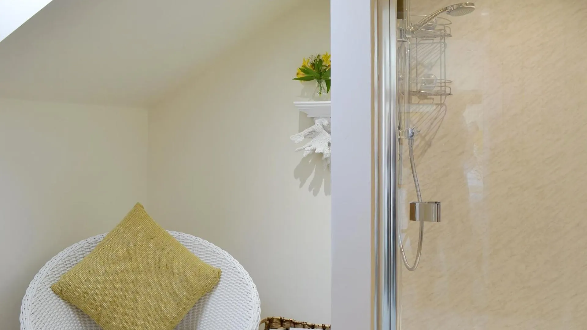 West Wood Hideaway Villa Middleton  Holiday home